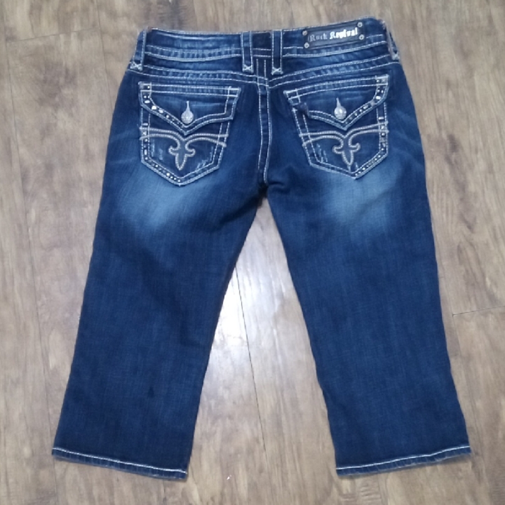 Rock Revival NWOT Women's 30 Capri Noelle Embellished Rhinestones Studs